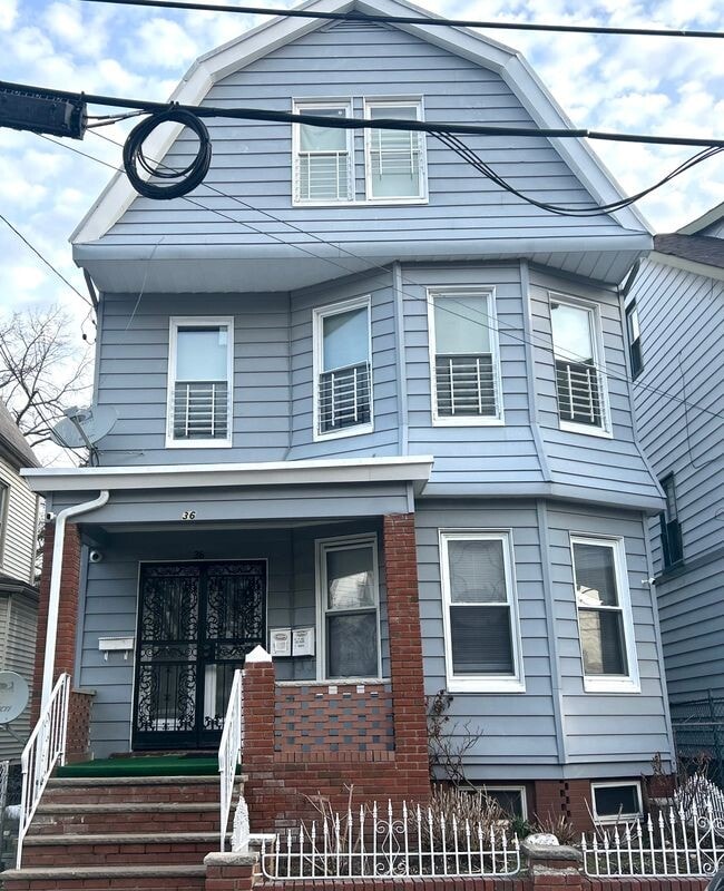 property at 36 Tiffany Pl