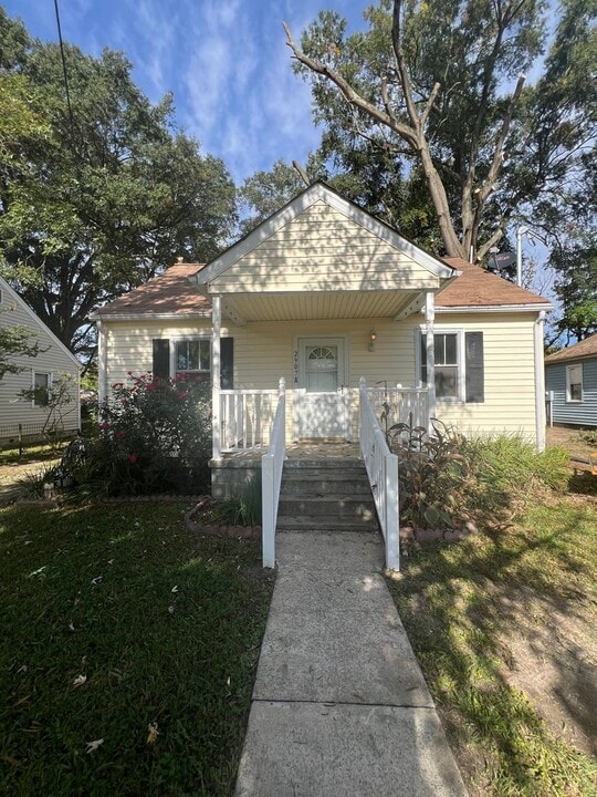 2907 Poplar St-Unit -2907-A Poplar Street in Hopewell, VA - Building Photo