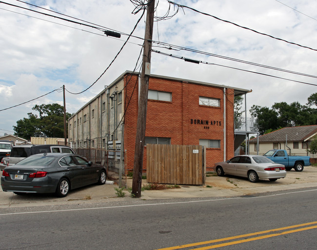 650 Manhattan Blvd in Harvey, LA - Foto de edificio - Building Photo