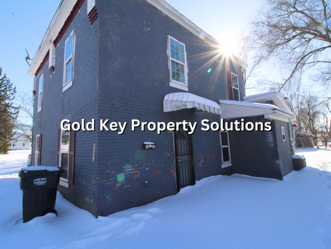 property at 1221-1223 W 14th St