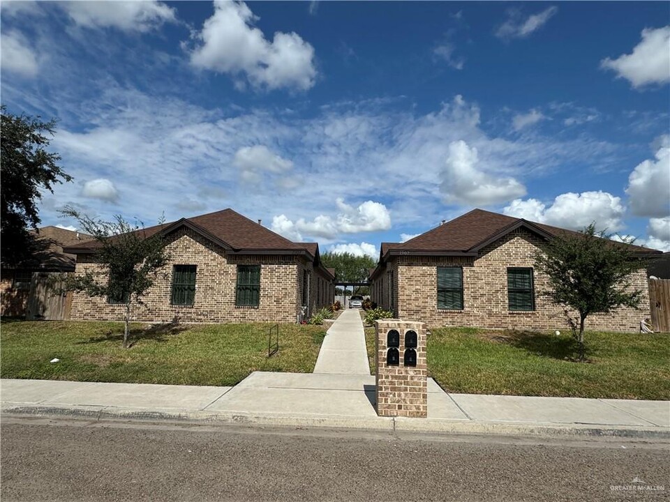 1907 Villa Linda Ave in Edinburg, TX - Building Photo