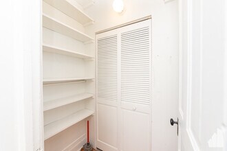 1420 W Irving Park Rd in Chicago, IL - Building Photo - Building Photo