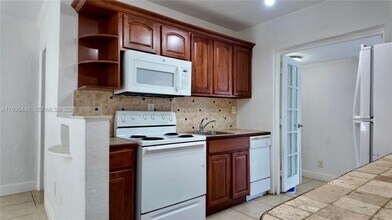 1021 N Victoria Park Rd in Fort Lauderdale, FL - Building Photo - Building Photo