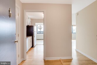 4201 Cherry Hill Rd in Arlington, VA - Building Photo - Building Photo