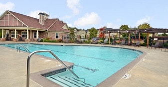 Vineyards of Browns Mill in Atlanta, GA - Building Photo