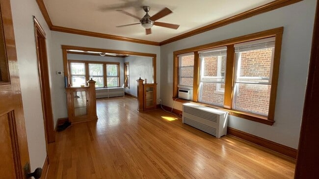 2314 N Laramie Ave, Unit 1 in Chicago, IL - Building Photo - Building Photo