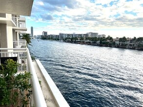 1600 S Ocean Dr in Hollywood, FL - Building Photo - Building Photo