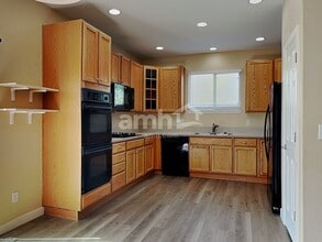 9742 Jasper Dr in Commerce City, CO - Foto de edificio - Building Photo