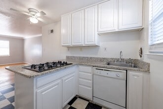 370 Peachtree Hills Ave NE in Atlanta, GA - Building Photo - Building Photo