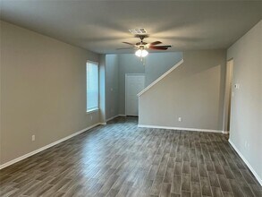 822 Redinger Ridge Dr in Huffman, TX - Building Photo - Building Photo