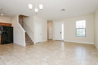 1458 Pacific Rd in Poinciana, FL - Building Photo - Building Photo