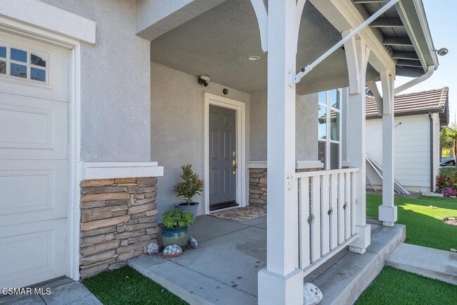 728 Navito Way in Oxnard, CA - Building Photo - Building Photo