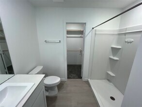 272 Laura Leigh Ln in Angleton, TX - Building Photo - Building Photo