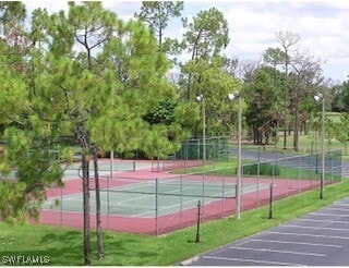 property at 400 Fox Haven Dr