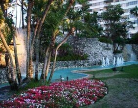 1950 S Ocean Dr in Hallandale Beach, FL - Building Photo - Building Photo