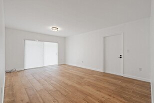 7831 SW 56th St, Unit 112B in Miami, FL - Building Photo