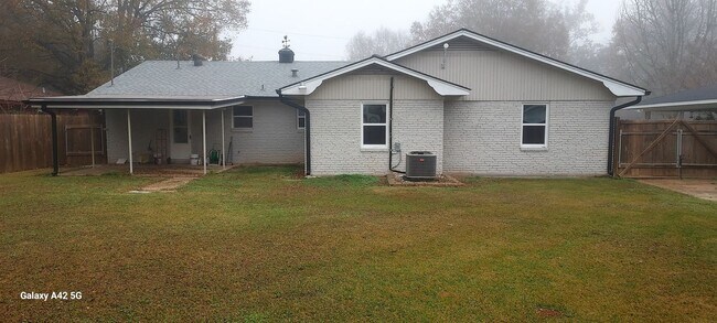 308 Eola Dr in Alexandria, LA - Building Photo - Building Photo