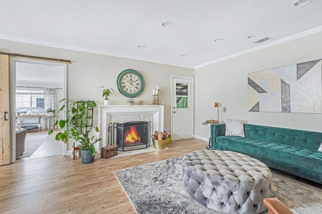 property at 7608 Whitsett Ave