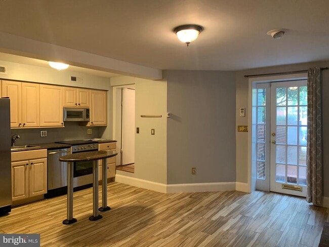 643 E St NE in Washington, DC - Building Photo - Building Photo
