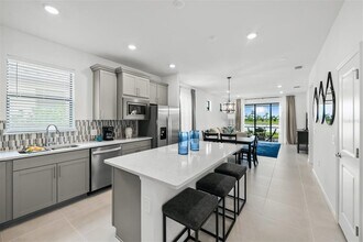 6328 Winding Pne Dr in Nokomis, FL - Building Photo - Building Photo