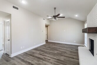 601 E 6th St in Krum, TX - Building Photo - Building Photo