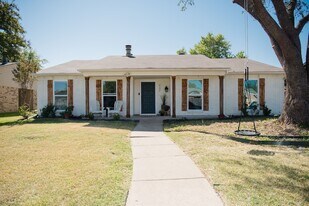 932 Lockhart Dr in Plano, TX - Building Photo