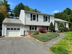 257 Ellendale Cir in Springfield, MA - Building Photo - Building Photo