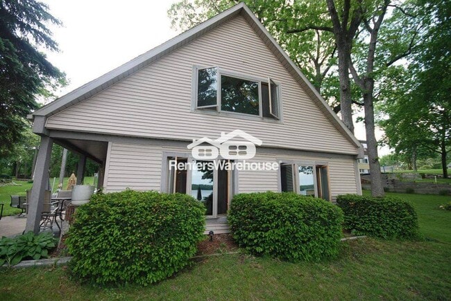 property at 2310 N Lake Dr