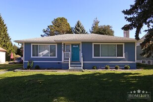 9640 Hazel St in Chilliwack, BC - Building Photo