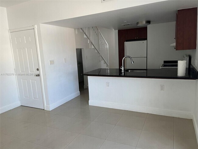 1020 SW 4th St in Miami, FL - Building Photo - Building Photo