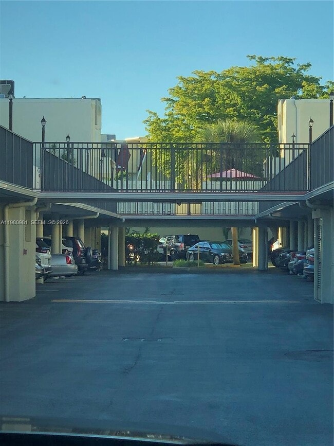 1701 NE 115th St in Miami, FL - Building Photo - Building Photo