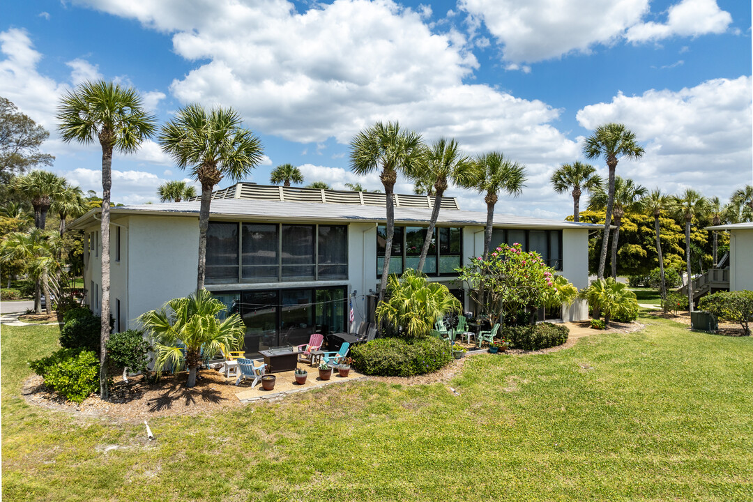 Westbay Point & Moorings in Holmes Beach, FL - Building Photo