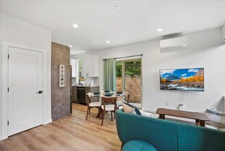 823 NE 70th St, Unit ID1264552P in Seattle, WA - Building Photo - Building Photo