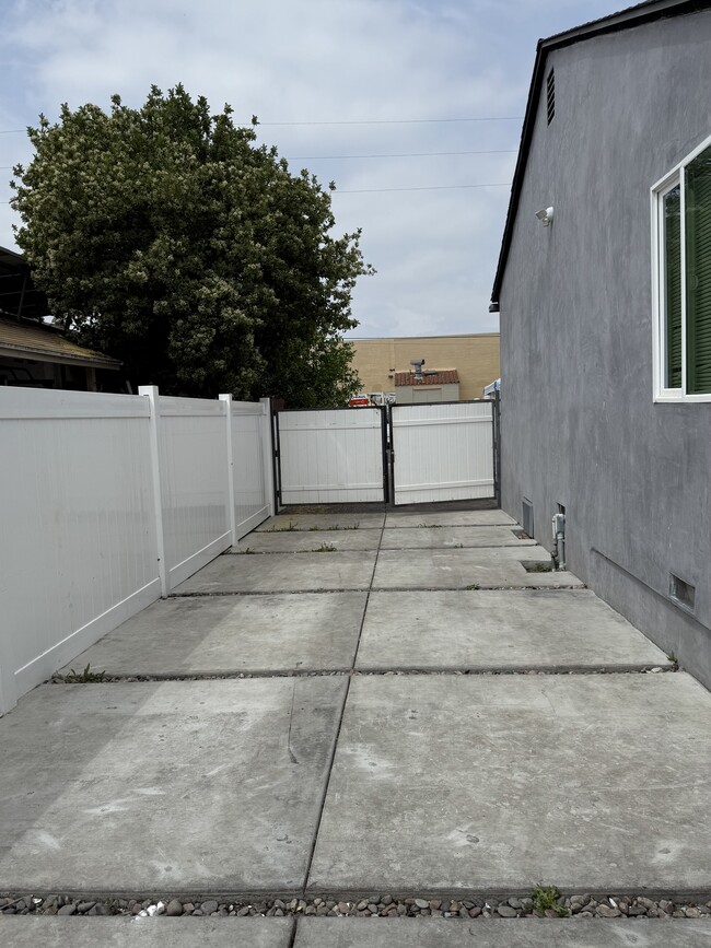 property at 6716 Etiwanda Ave
