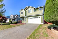 15202 Carter Loop SE in Yelm, WA - Building Photo - Building Photo