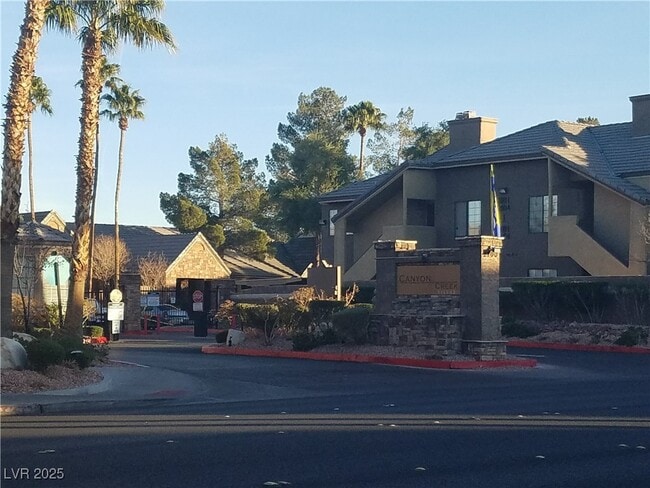 2700 N Rainbow Blvd in Las Vegas, NV - Building Photo - Building Photo