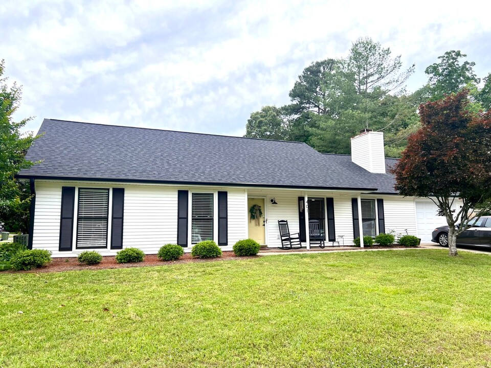 401 Wyndham Dr in Fuquay Varina, NC - Foto de edificio