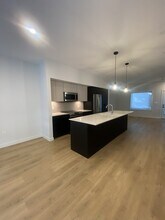 KL28-KL27 Street SW in Calgary, AB - Building Photo - Building Photo