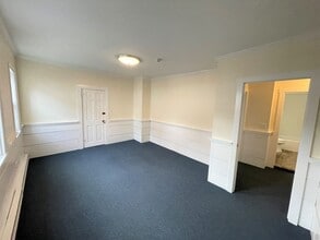 12 Essex St in Andover, MA - Building Photo - Building Photo