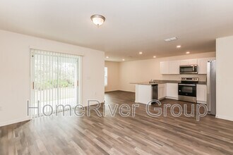 2352 Dodge St in Port Charlotte, FL - Building Photo - Building Photo