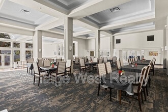 1045 Sutherland Ave in Kelowna, BC - Building Photo - Building Photo