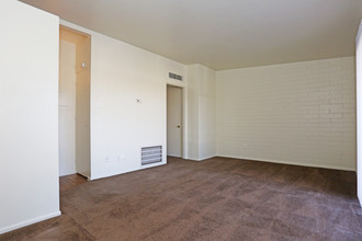 Mountain Vista in Phoenix, AZ - Building Photo - Interior Photo