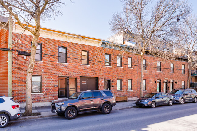 2478 Augustin-Cantin St in Montréal, QC - Building Photo - Building Photo