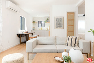 17 Sunset Ave in Los Angeles, CA - Building Photo - Building Photo