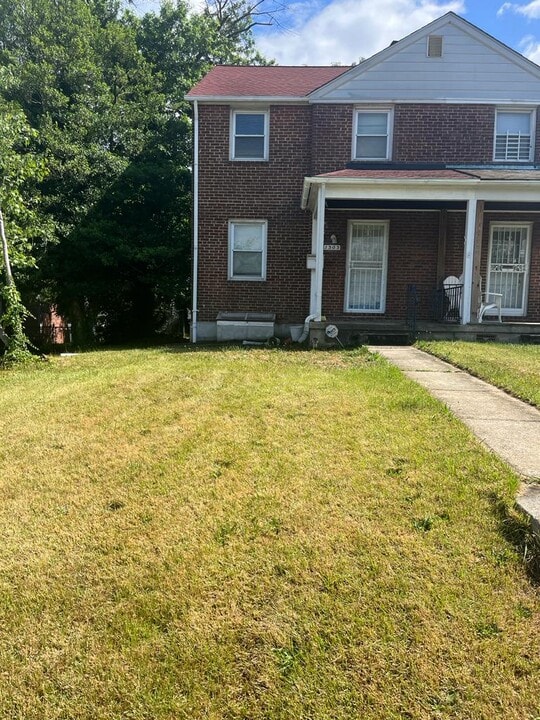 1303 E 35th St Photo