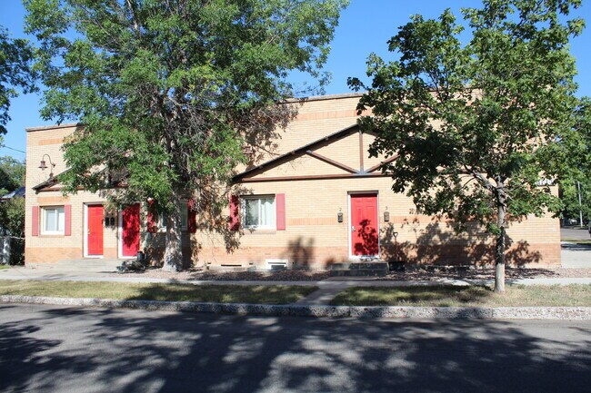 1001 6th Ave N in Great Falls, MT - Foto de edificio - Building Photo