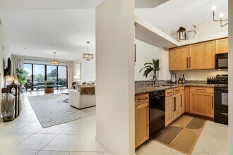 370 Golfview Rd, Unit 202 in North Palm Beach, FL - Building Photo - Building Photo