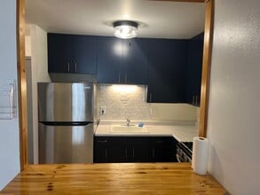 2222 E Belleview Pl, Unit 106 in Milwaukee, WI - Foto de edificio - Building Photo
