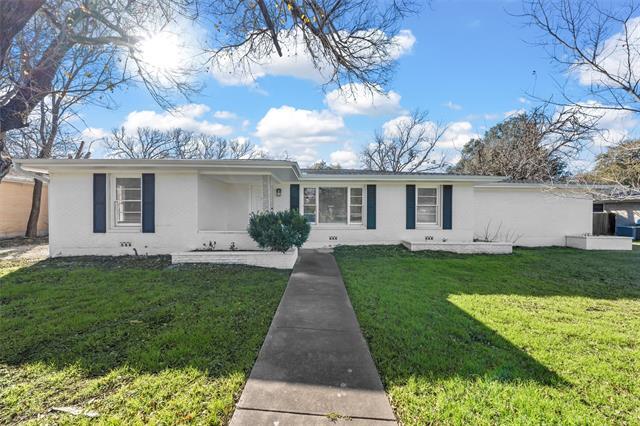 2416 Lake Air Dr in Waco, TX - Building Photo - Building Photo