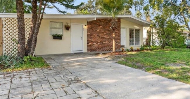 property at 4426 W Wisconsin Ave